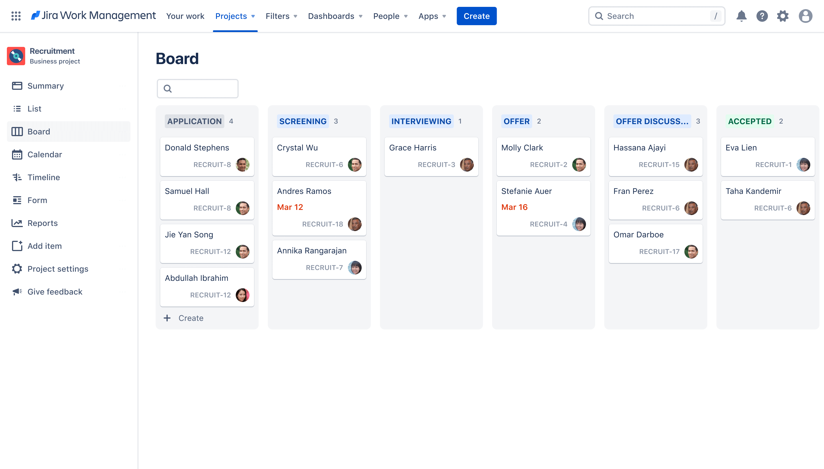 Vista del tablero de selección de personal en Jira Work Management